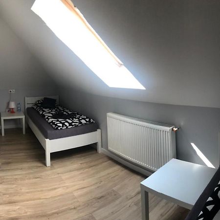 Klimatyzowane Apartamenty I Pokoje Przy Targach Kielce Eksteriør billede
