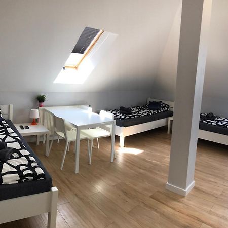 Klimatyzowane Apartamenty I Pokoje Przy Targach Kielce Eksteriør billede