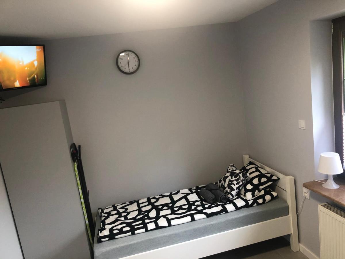 Klimatyzowane Apartamenty I Pokoje Przy Targach Kielce Eksteriør billede