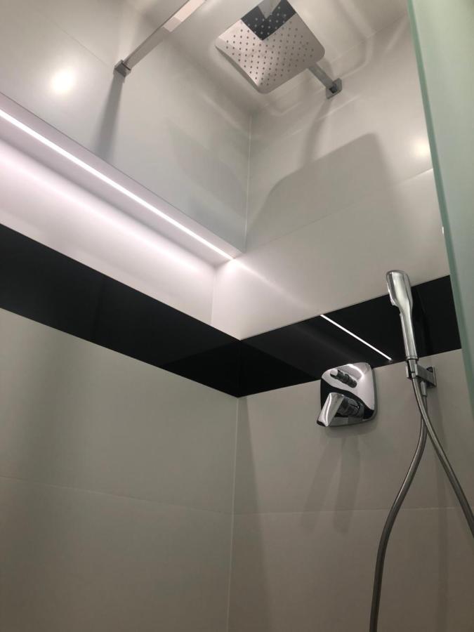 Klimatyzowane Apartamenty I Pokoje Przy Targach Kielce Eksteriør billede
