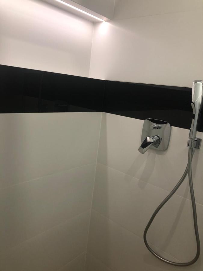 Klimatyzowane Apartamenty I Pokoje Przy Targach Kielce Eksteriør billede