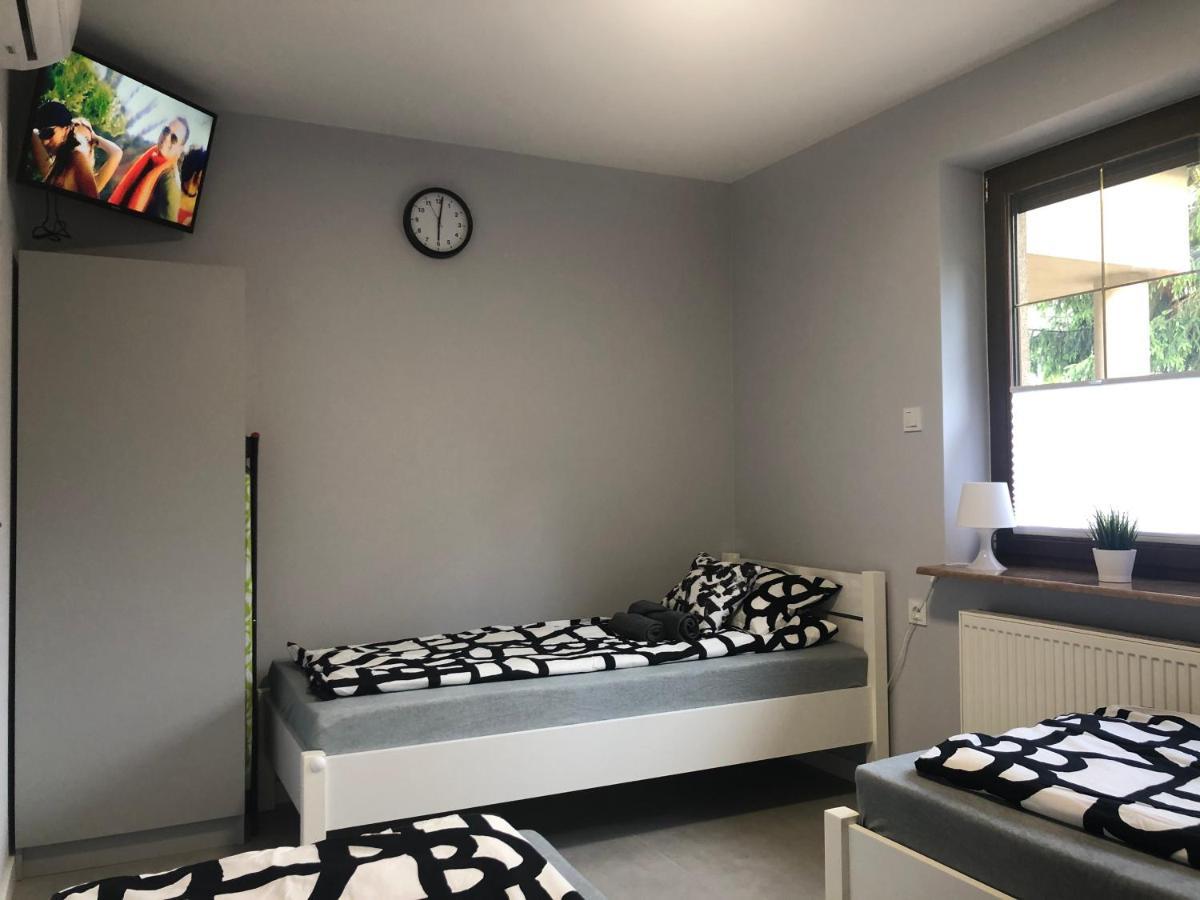 Klimatyzowane Apartamenty I Pokoje Przy Targach Kielce Eksteriør billede