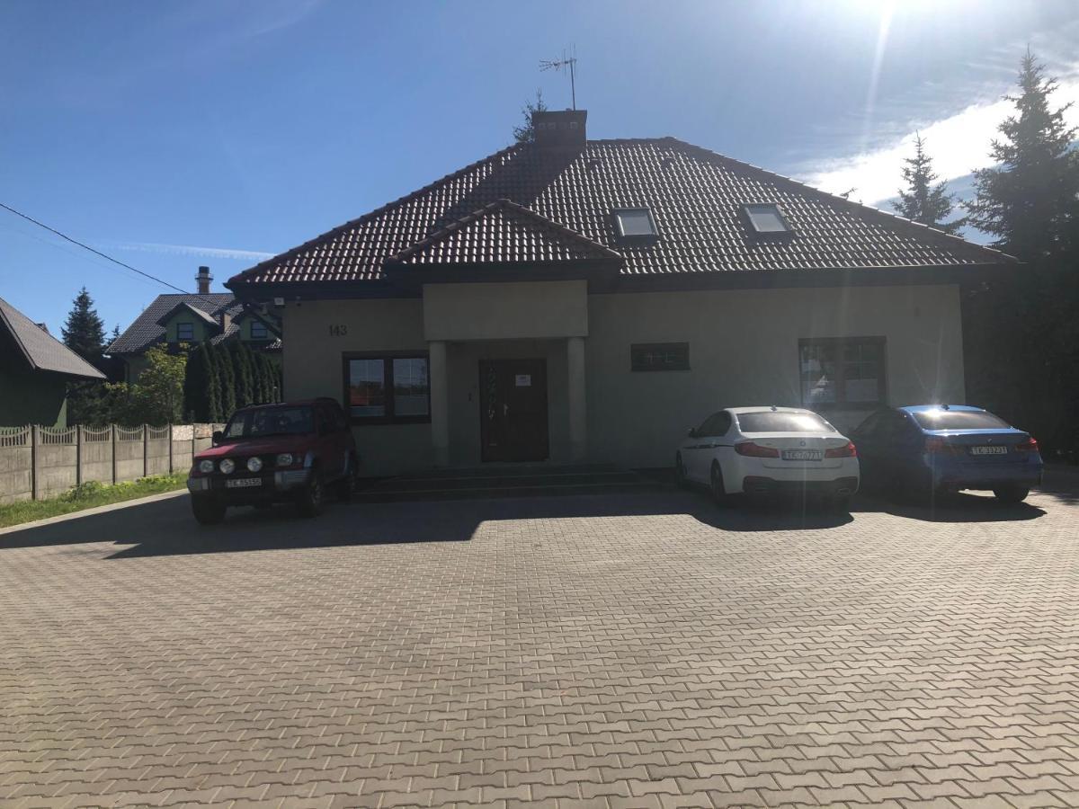 Klimatyzowane Apartamenty I Pokoje Przy Targach Kielce Eksteriør billede